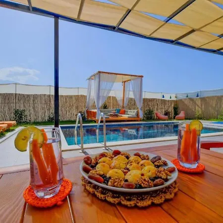 Private Pool With Jacuzzi For 4 People In Fethiye, Mugla - Awz 211